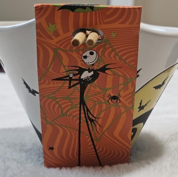 Disney & Tim Burton's: Nightmare Before Christmas Ceramic Bowl w. Chopsticks - Picture 4 of 8